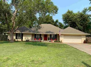 2611 Mockingbird Dr, Ponca City, OK 74604