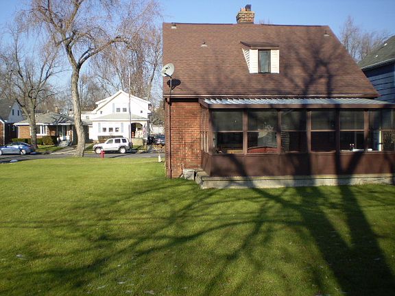 4th image of 40 Woodward Ave