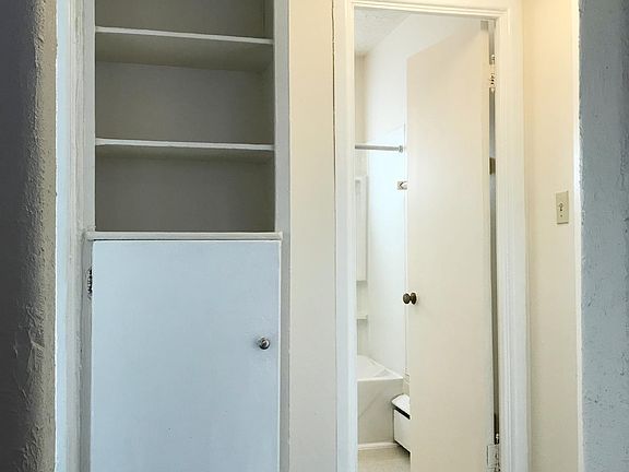 4th image of 3530 N Pennsylvania St APT B1