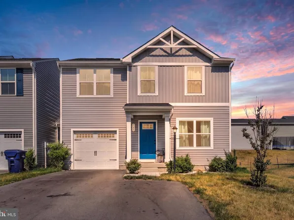 768 Raeann Dr, Greencastle, PA 17225
