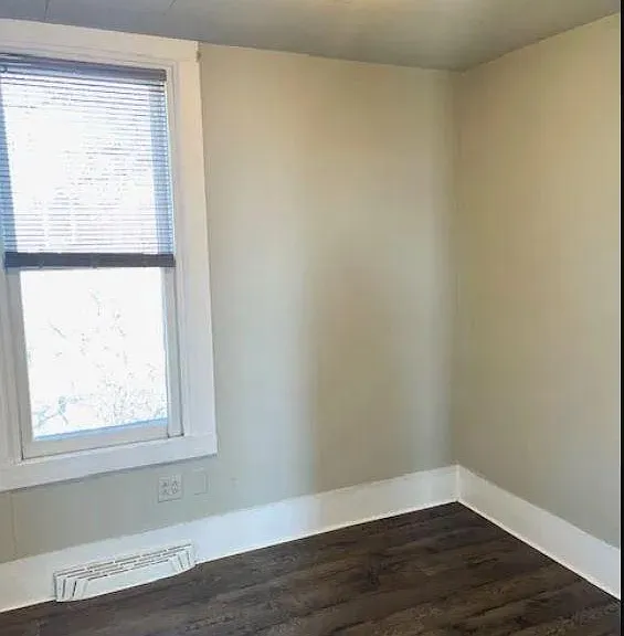 23026 N Main St — Photo 2