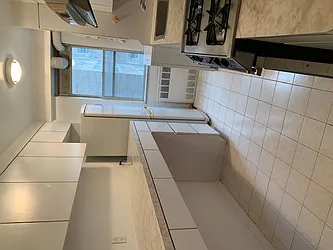 Rented by Kinyu Realty