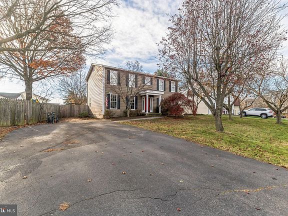 2nd image of 107 Meadowbrooke Pl