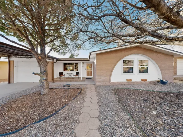 1225 Willys Knight Dr NE, Albuquerque, NM 87112