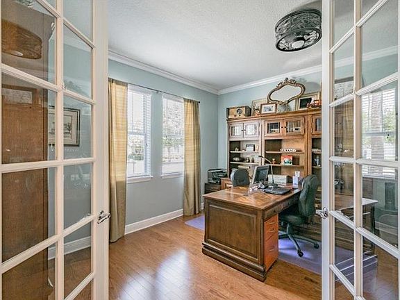5th image of 3218 Mapleridge Dr