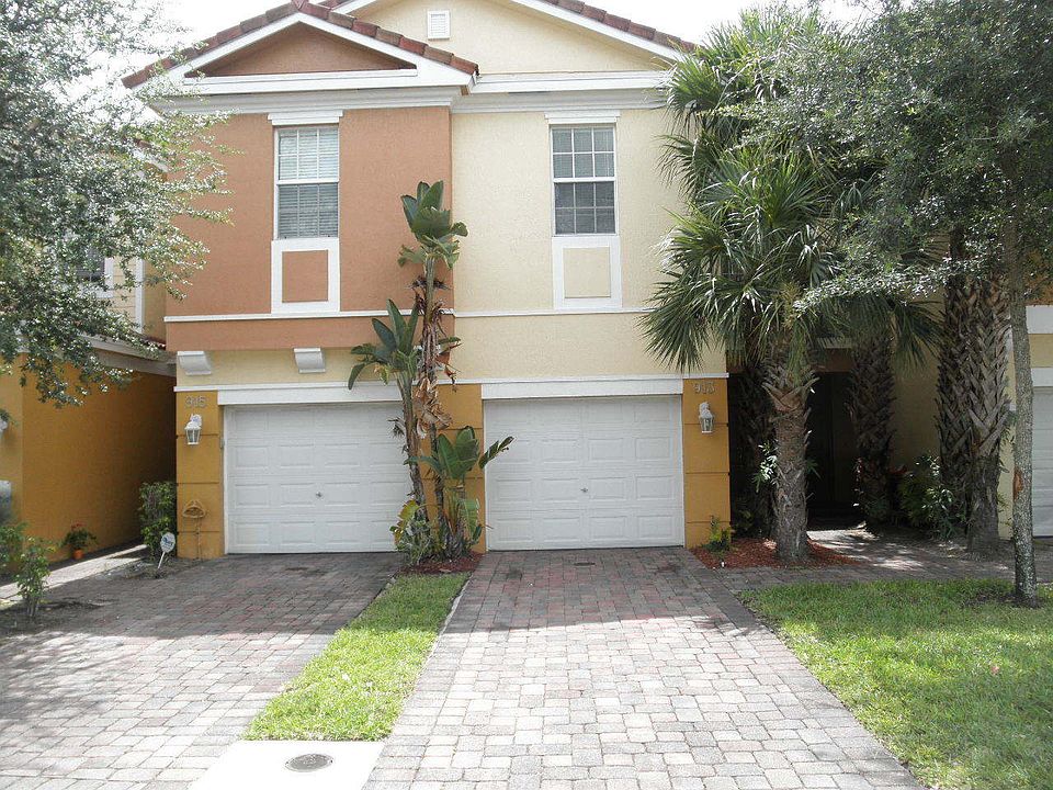 1st image of 913 Pipers Cay Dr