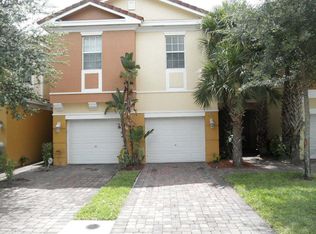 913 Pipers Cay Dr, West Palm Beach, FL 33415