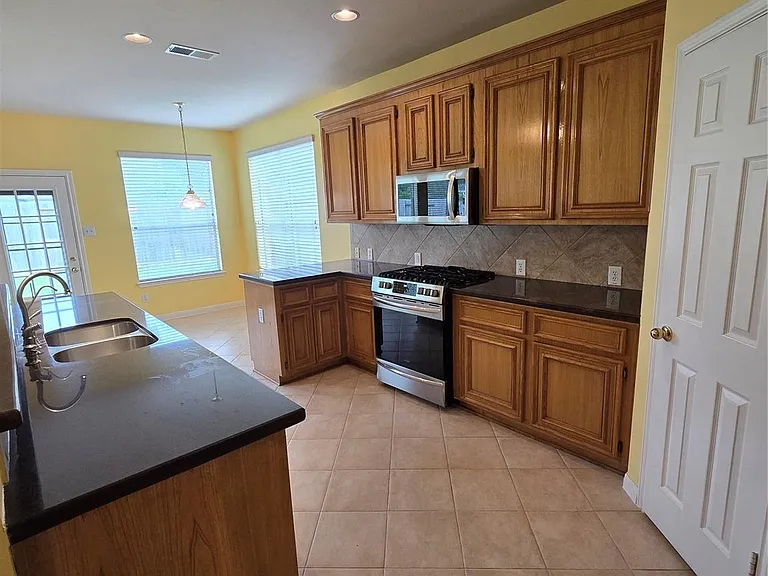 6030 Gablestone Ln — Photo 15