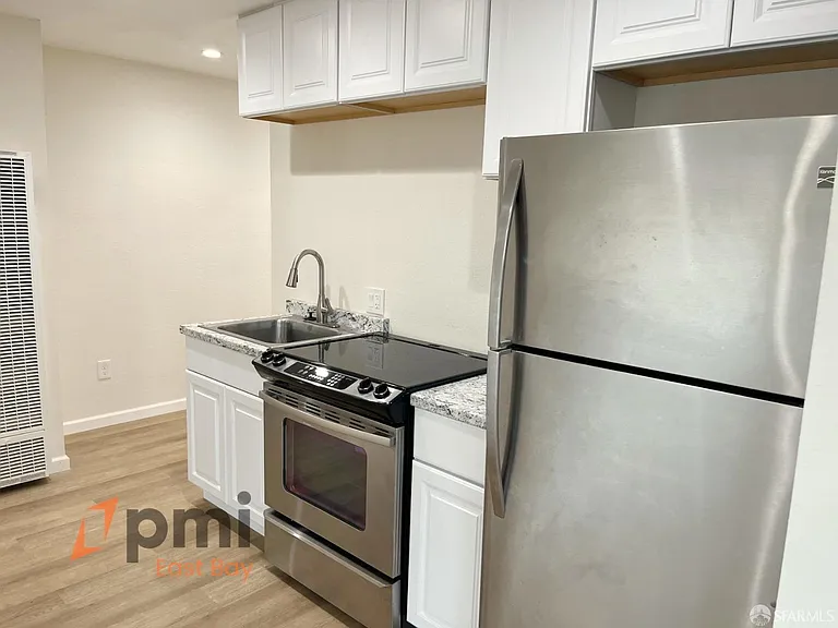 303 Virginia St #B — Photo 3
