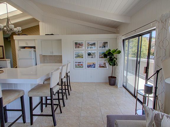 Center Island/Kitchen