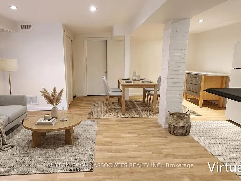 360 Sorauren Ave #BASEMENT — Photo 6
