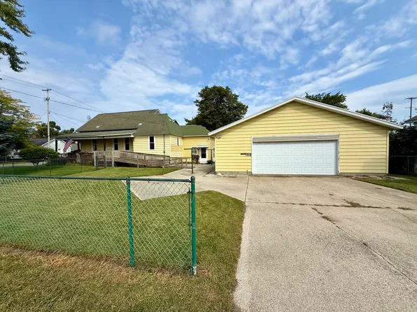 1019 Vine St, Manistee, MI 49660
