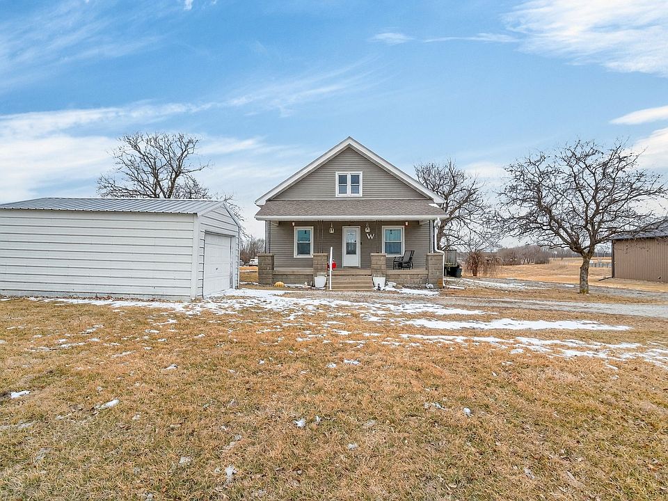 1st image of 304 S Godfrey Ln