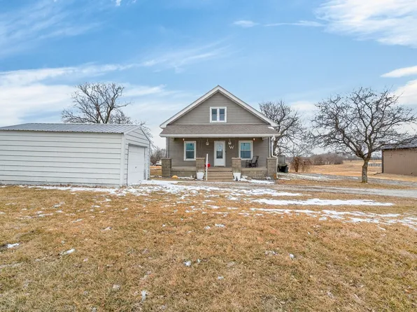 304 S Godfrey Ln, Knoxville, IA 50138