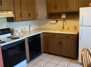 122 Harlan Dr, Walbridge, OH 43465