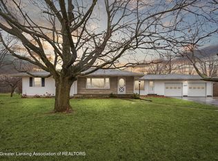 1197 S Perkey Rd, Eaton Rapids, MI 48813