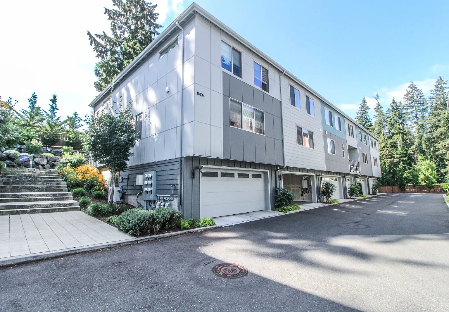 4 bed, 3.5 bath, 2241 sqft, $4,150 — Photo 1