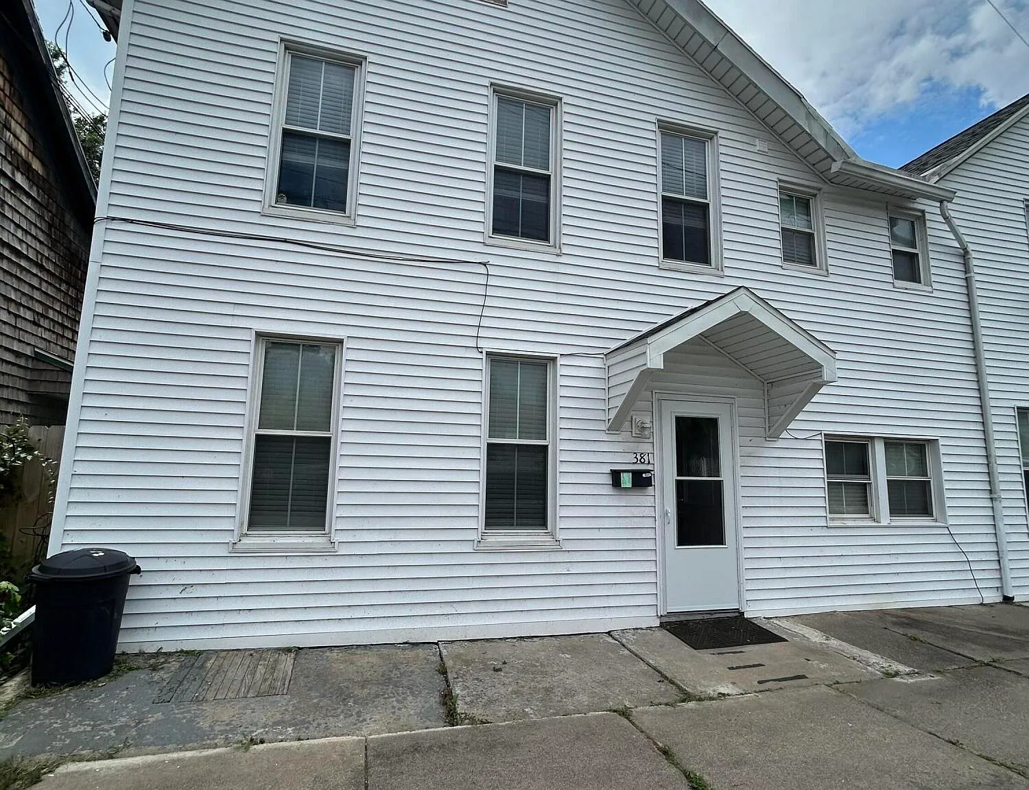 5 bed, 1680 sqft, $1,300 — Photo 1