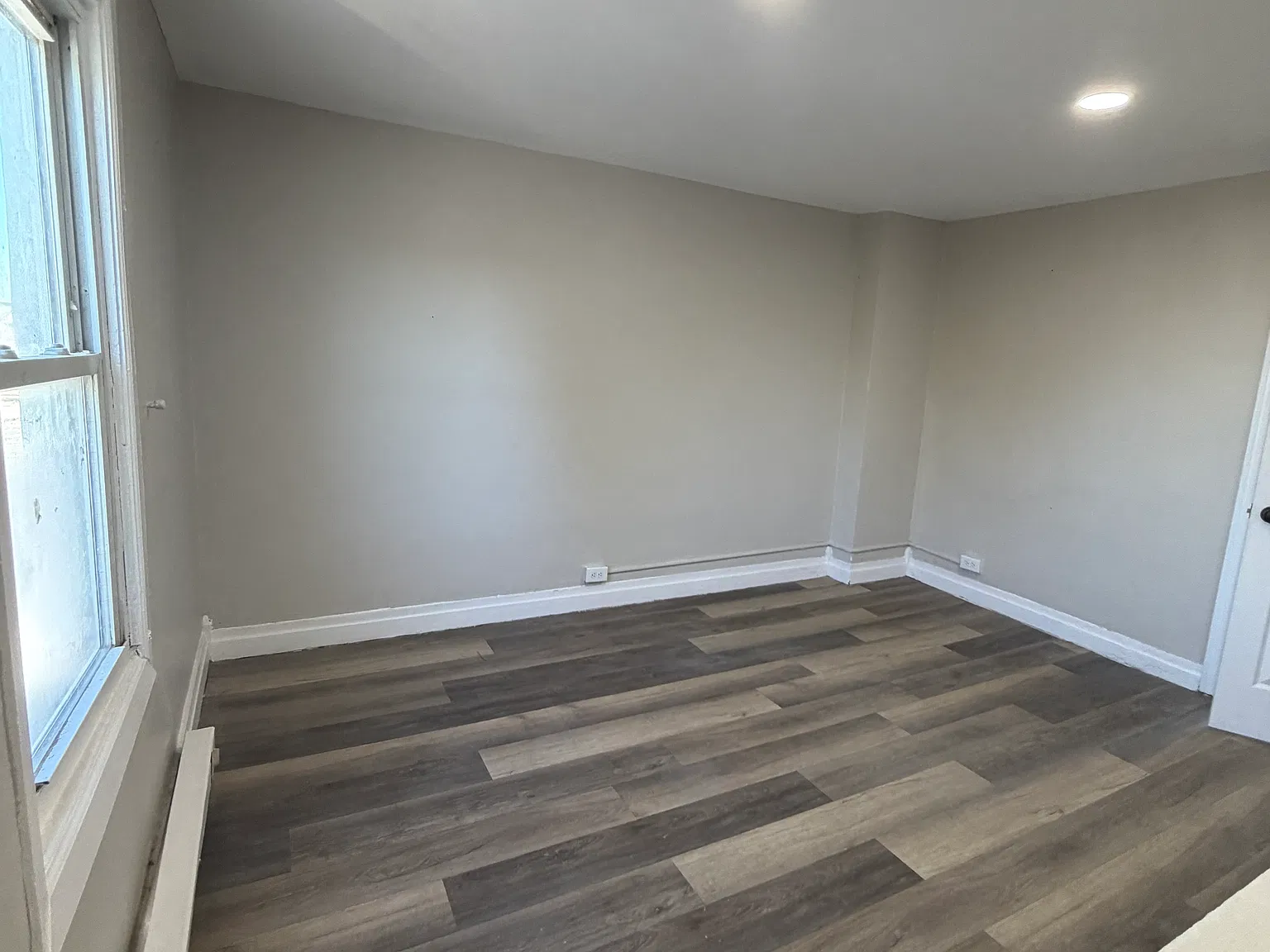 4 bed, 1414 sqft, $2,200 — Photo 2