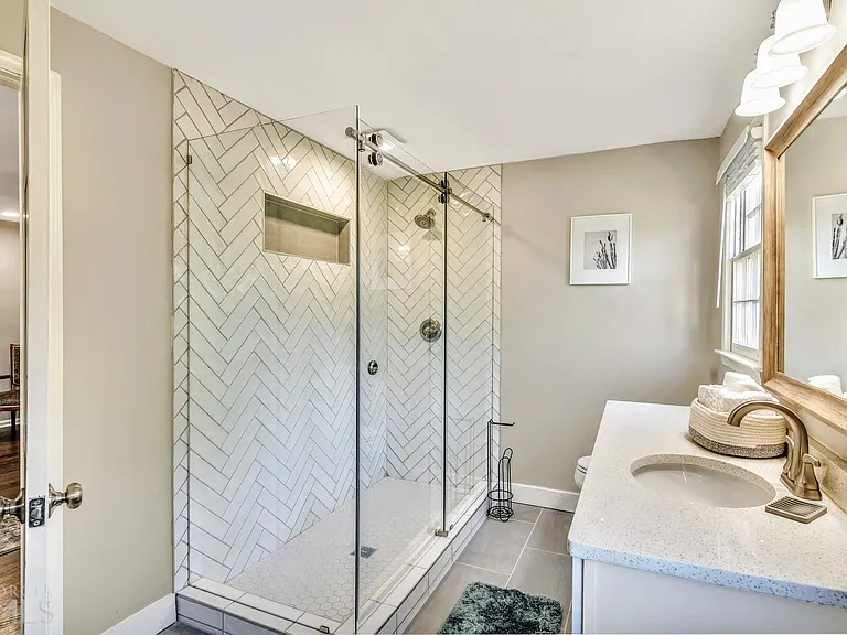 2532 Lakebrook Ct — Photo 18