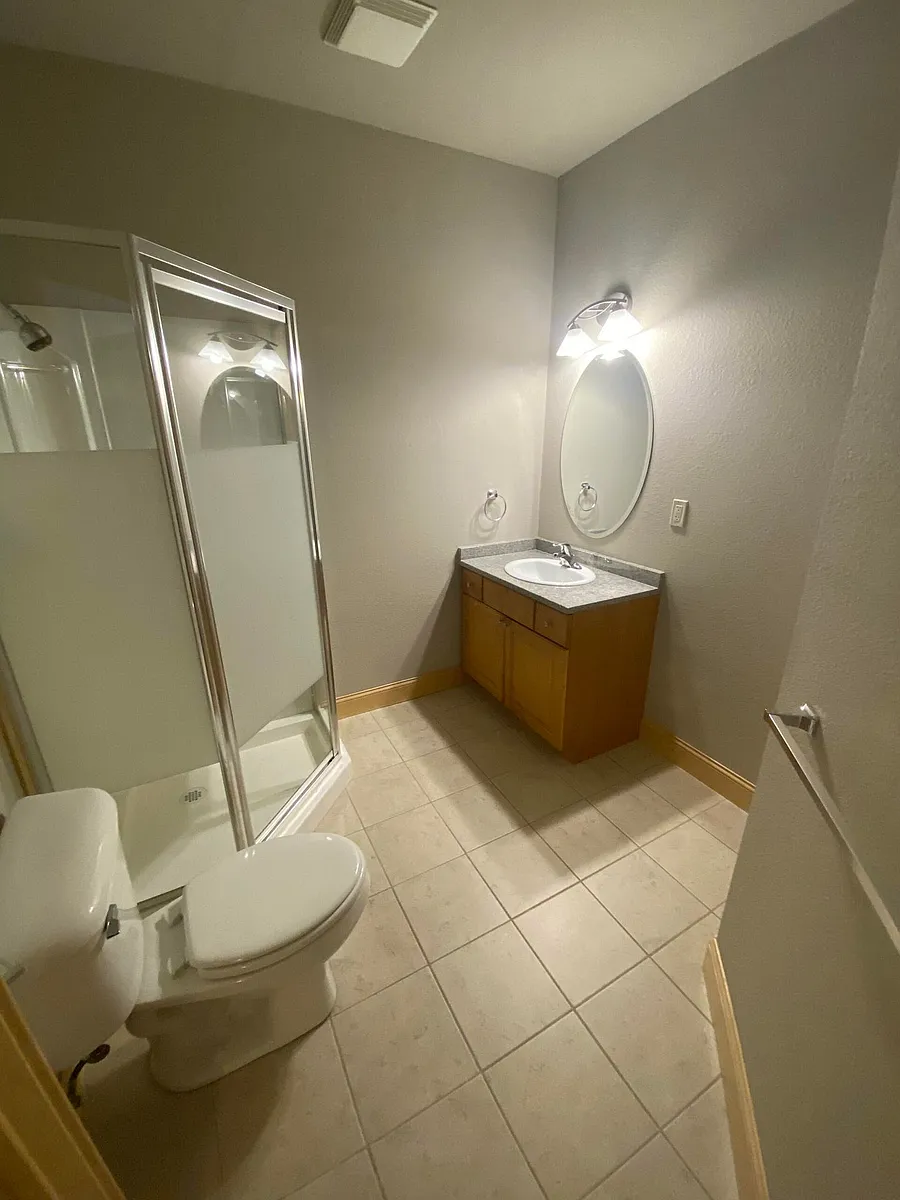 Building Photo - Delafield Lakes Apartments
