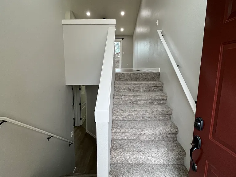 607 W 1st St #2 — Photo 9