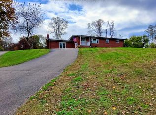 202 Pine Dr, Point Pleasant, WV 25550