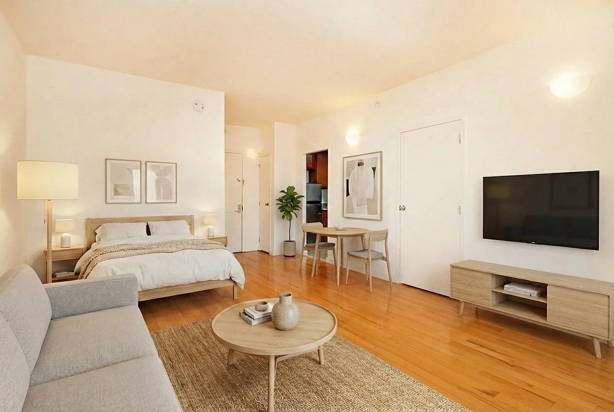 444 Manhattan Avenue — Photo 1