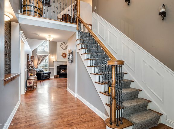 3rd image of 1028 Linda Ln