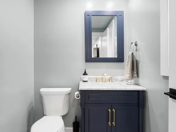 23 Manhattan Avenue image 14 of 17