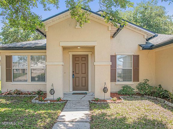 3rd image of 1457 Summit Oaks Dr W