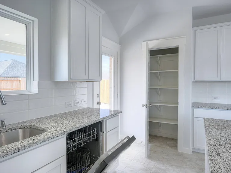 21251 Shore Bluff Dr — Photo 13