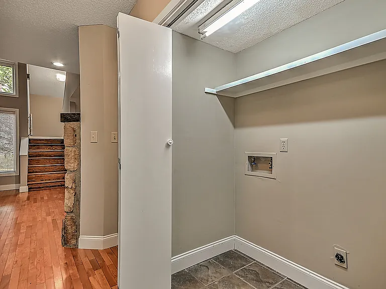 109 Beechnut St #4 — Photo 14