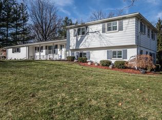 1255 Northover Dr, Bloomfield Hills, MI 48304