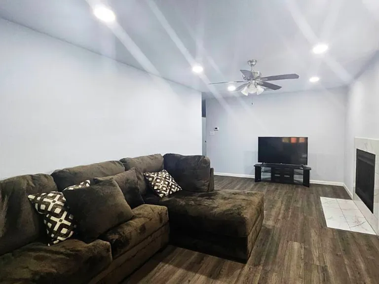 S Deerfield Cir — Photo 3