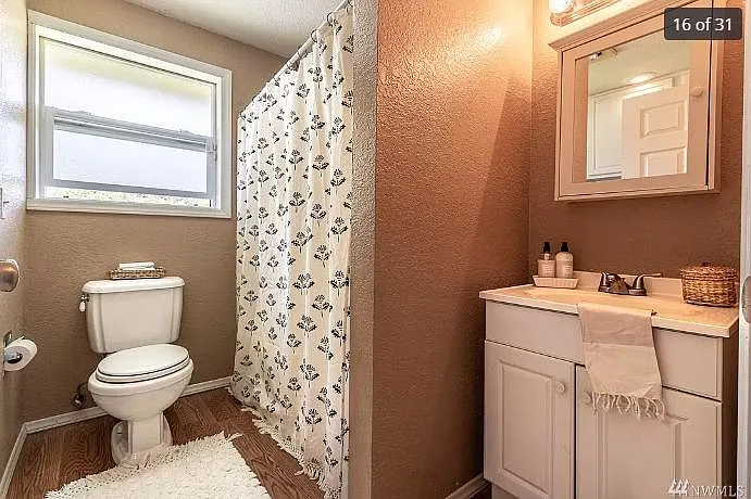 1031 NE Larson Blvd — Photo 15