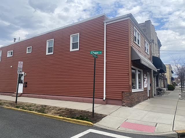 1st image of 298 Chase Ave #1