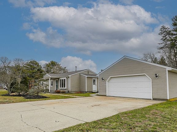 2nd image of 438 Gulf Rd W