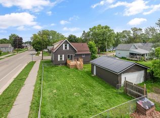 2327 Thomas St, Marinette, WI 54143