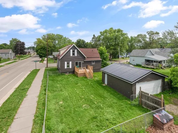 2327 Thomas St, Marinette, WI 54143