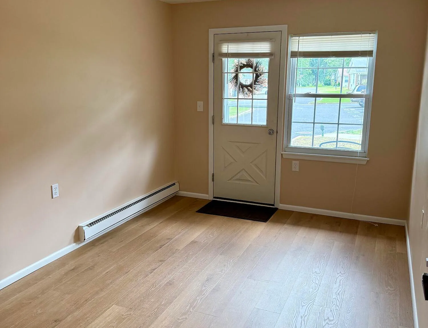 2 bed, 858 sqft, $1,850 — Photo 2