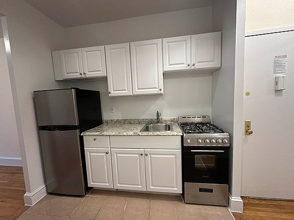3rd image of 21 Leroy St APT 14