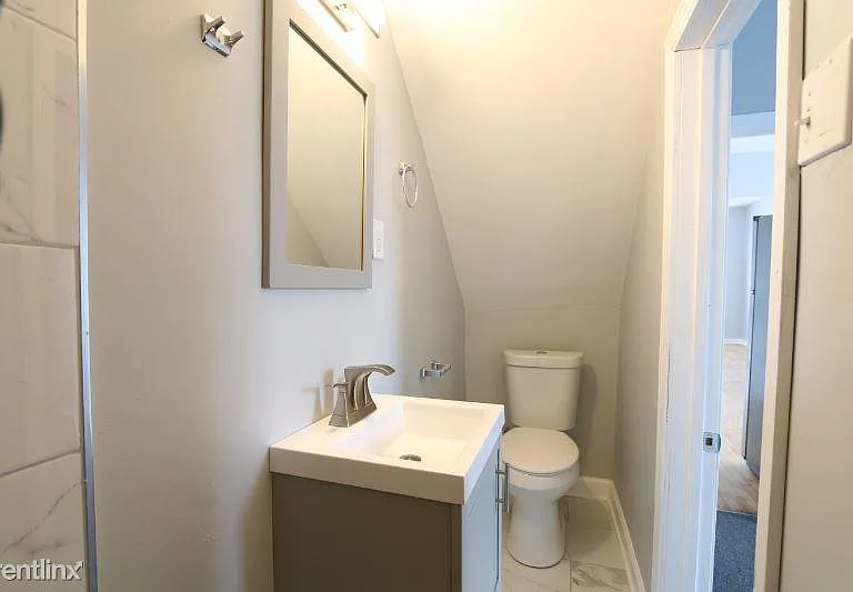 2011 W 18th St #2F — Photo 15