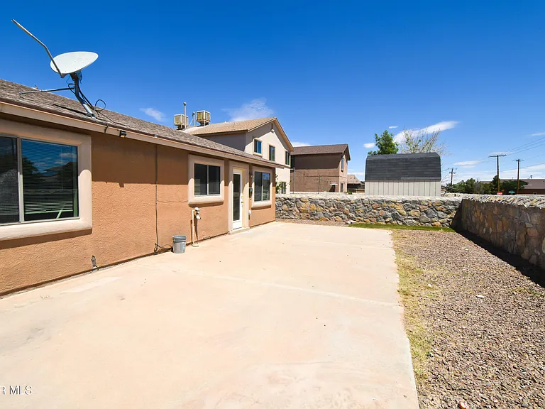 2508 Sparrow Point St — Photo 22