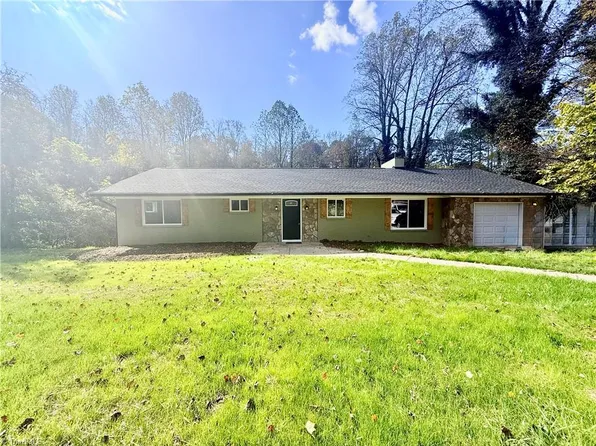 5010 N Cherry St, Winston Salem, NC 27105