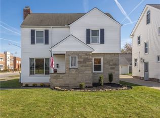 4563 W 213th St, Fairview Park, OH 44126