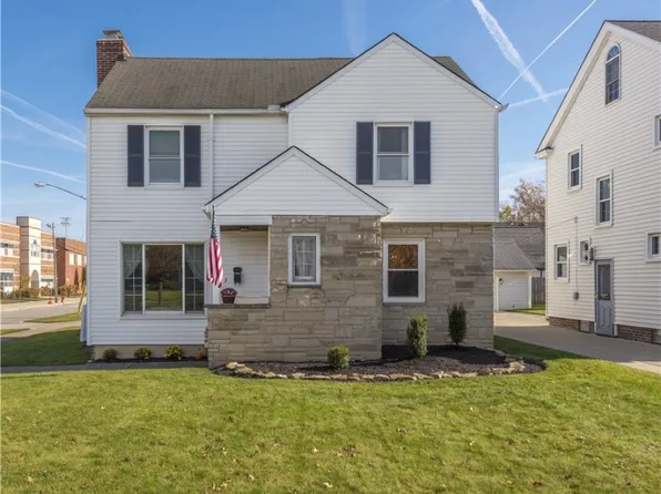 4563 W 213th St, Fairview Park, OH 44126