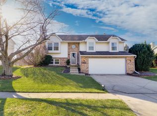 2603 Rainbow Ave, Bloomington, IL