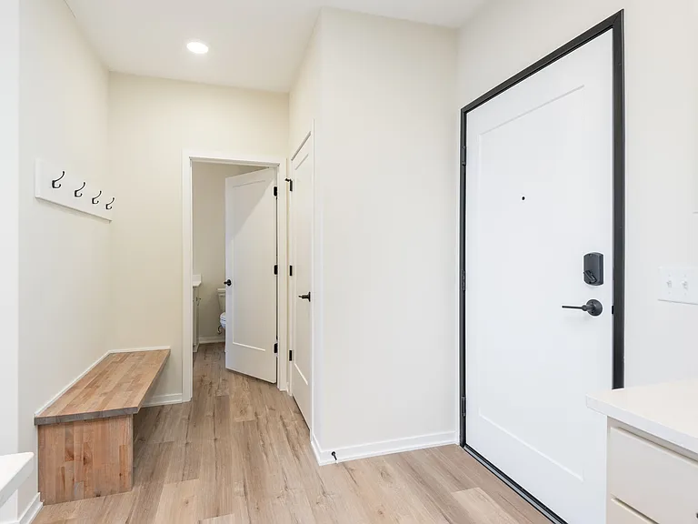 The Uptown Apartments — Photo 28