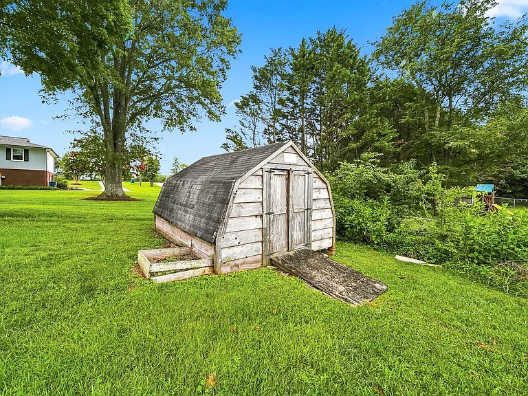 2441 Longford Dr — Photo 13